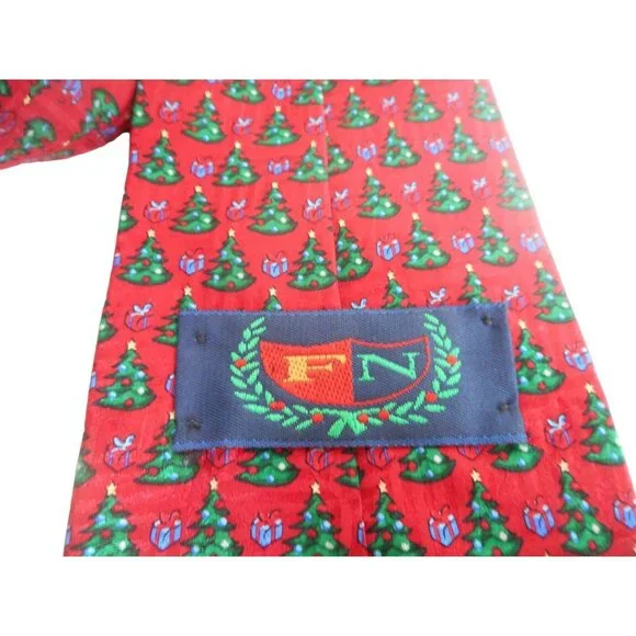 Vintage Red Green 100% Silk Mens Tie Necktie Holiday Christmas Tree - Picture 2 of 4